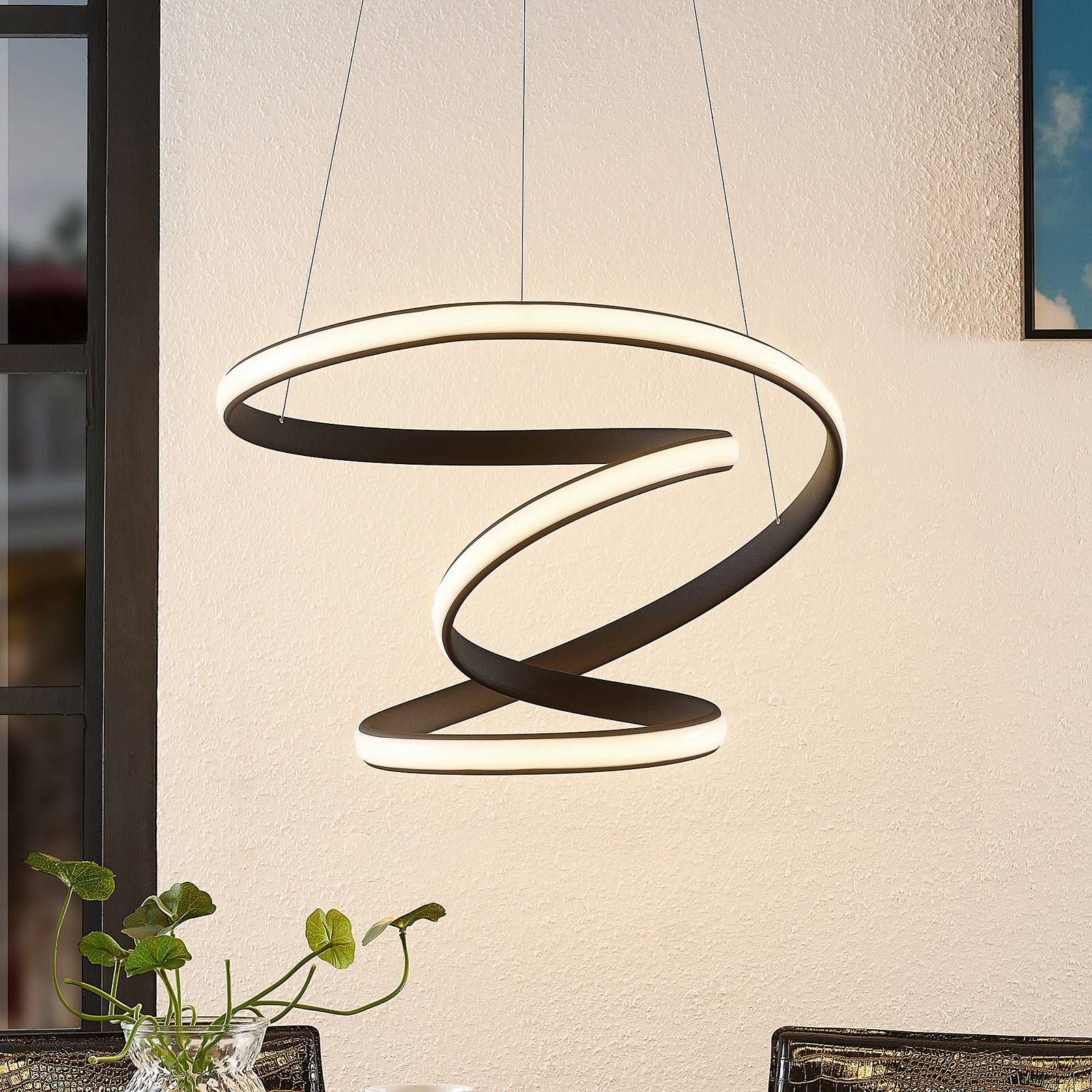 Lucande Sakina -LED-riippuvalaisin Ø 48 cm
