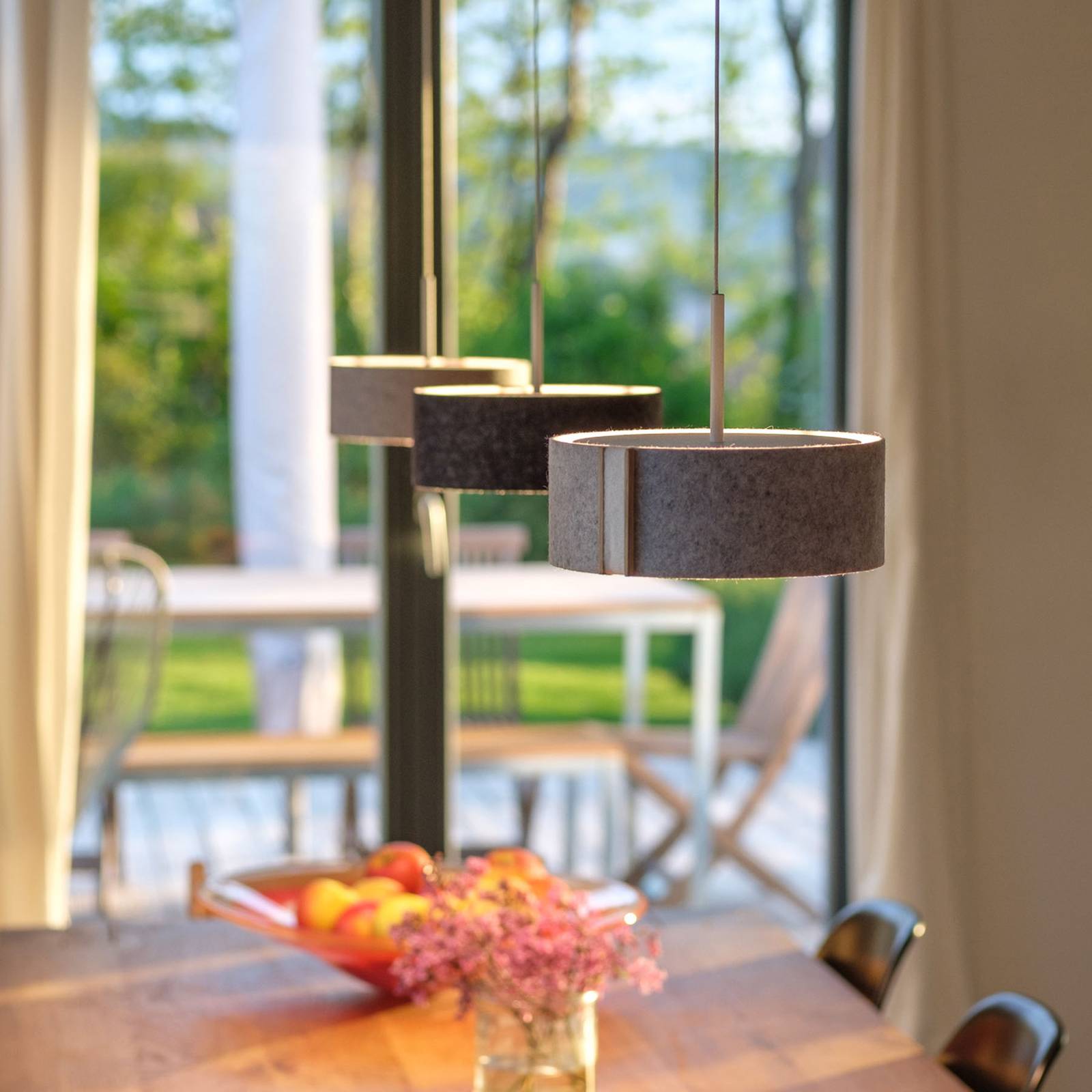 LED-riippuvalaisin LARAfelt S, Ø20 cm harmaa/villa