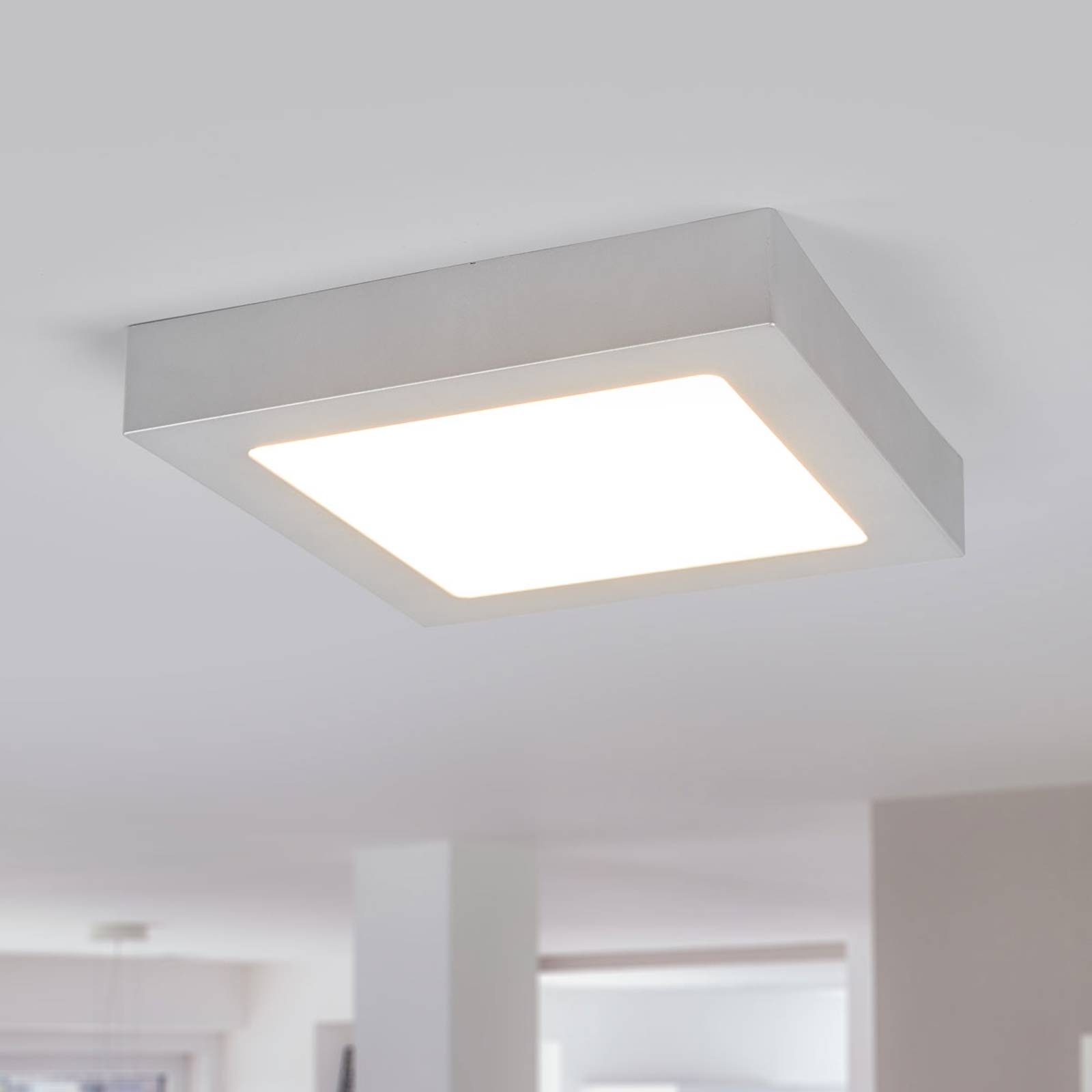 LED-kattovalo Marlo hopea 3 000 K kulmikas 23,1 cm