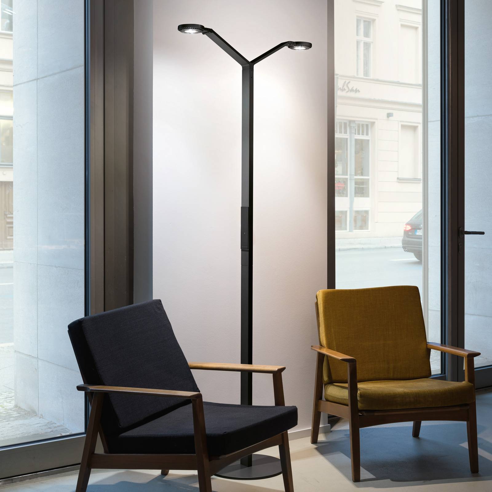 Luctra Floor Twin Radial LED-lattiavalaisin musta