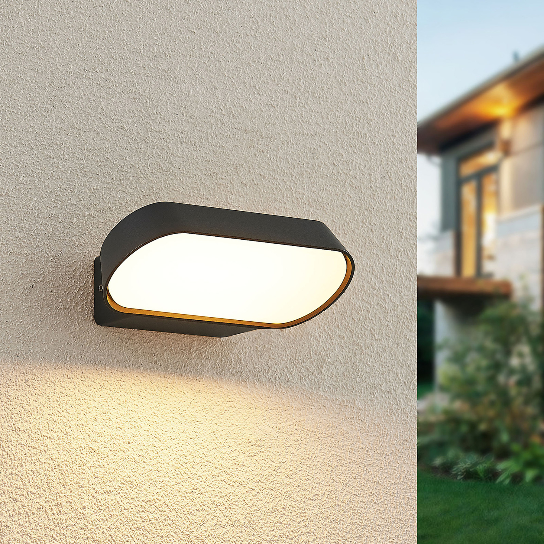 Lucande Badriya -LED-ulkoseinälamppu, leveys 18cm