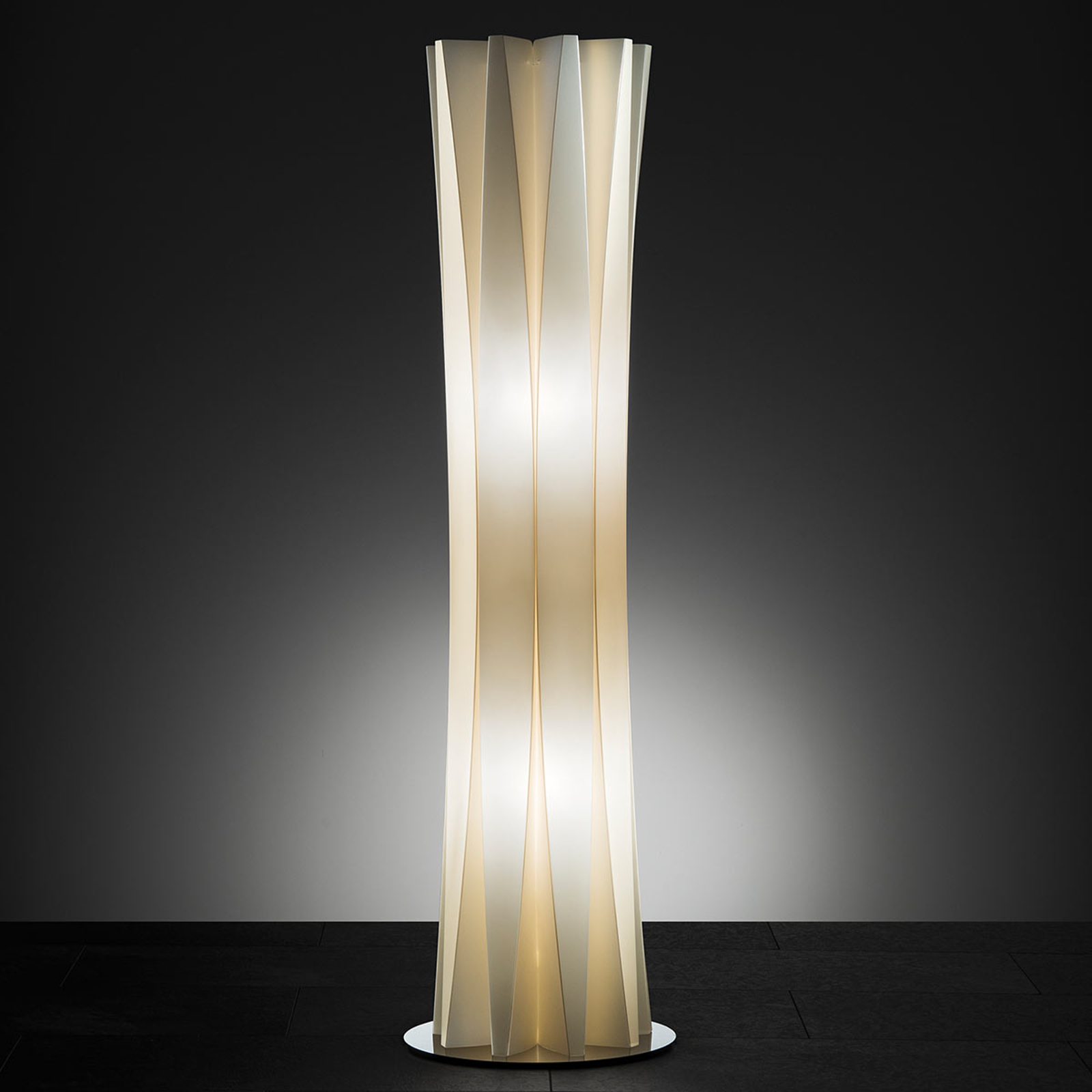 Slamp Bach lattiavalaisin korkeus 116 cm kulta