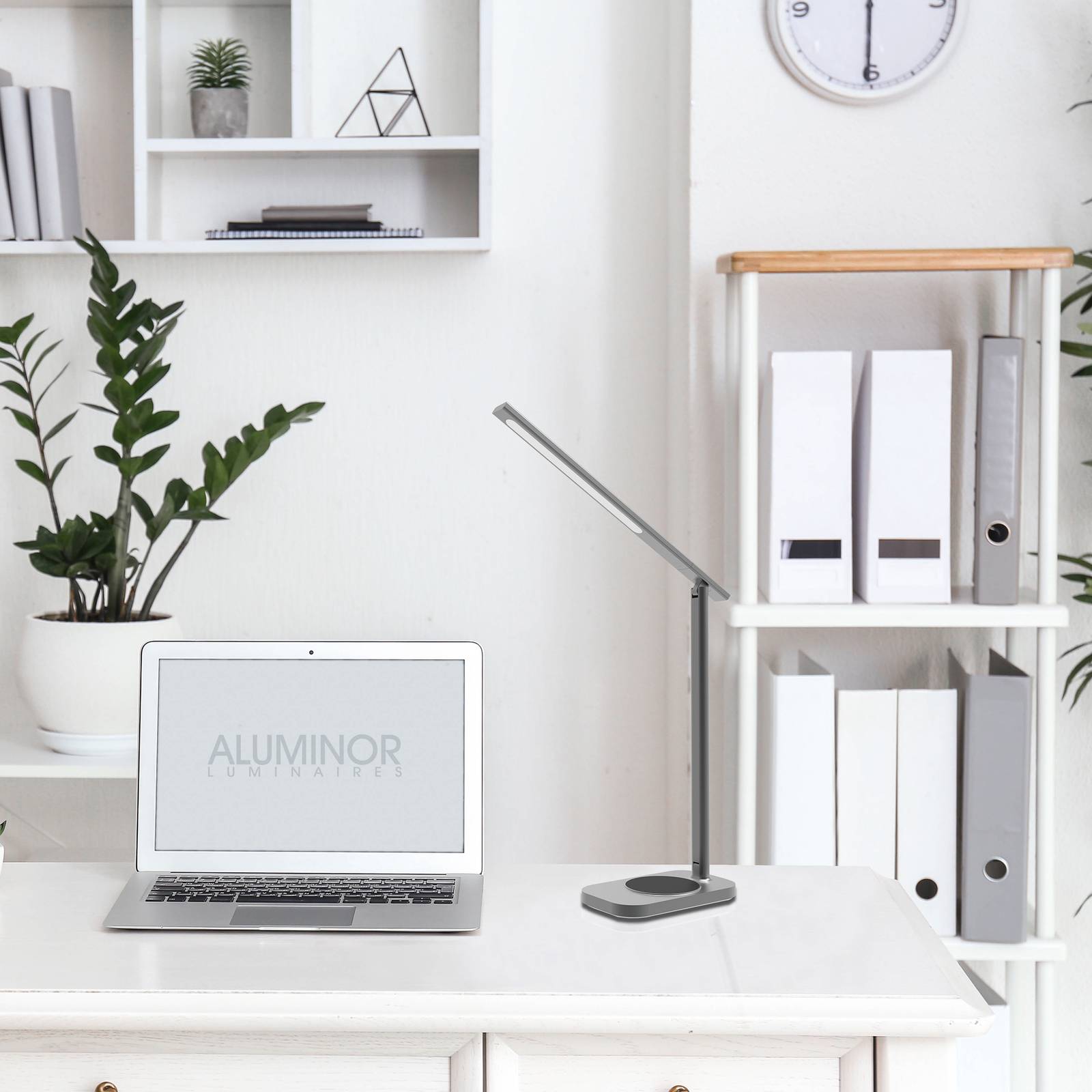 Aluminor Lunia -LED-pöytävalaisin, USB