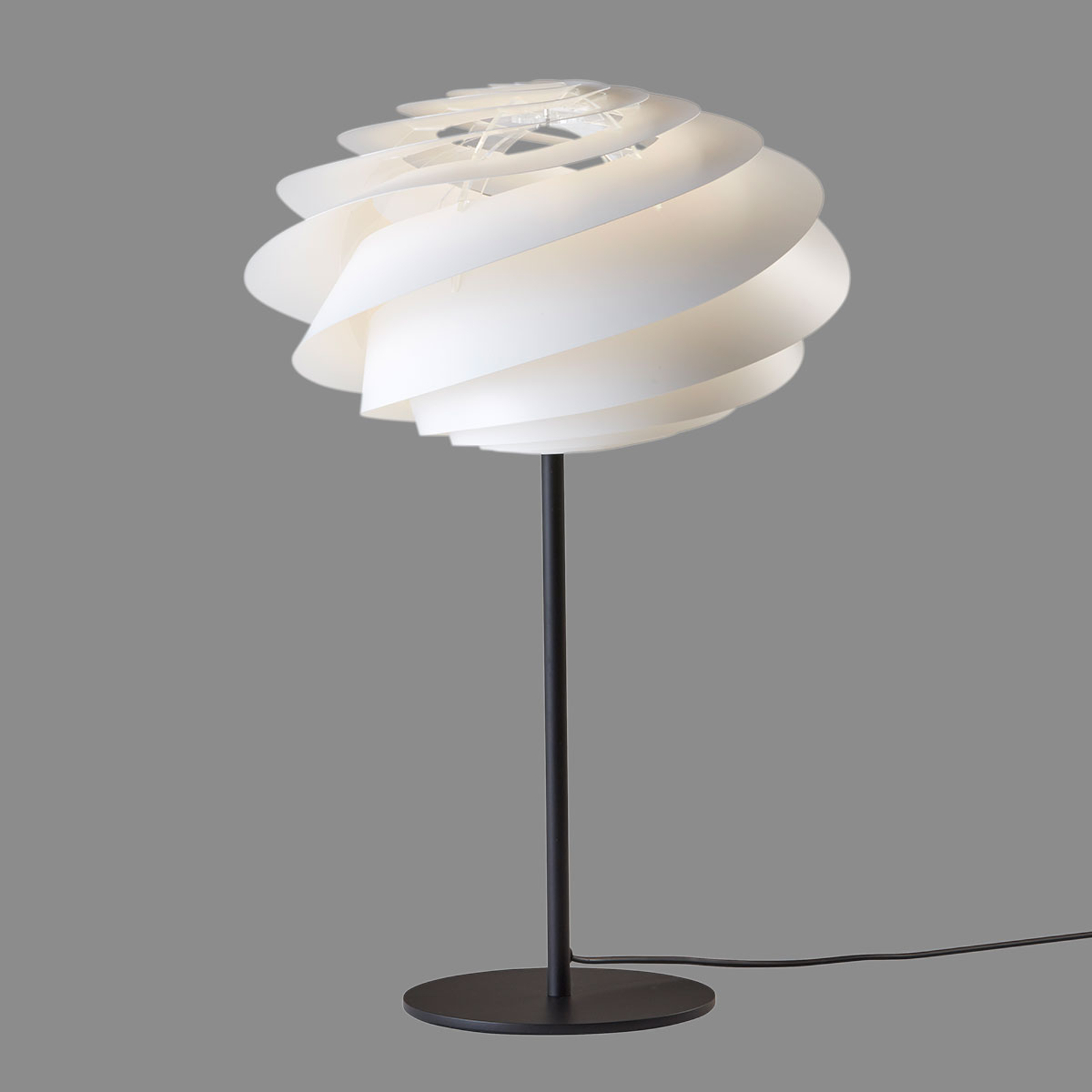 LE KLINT Swirl -design-pöytälamppu valkoinen