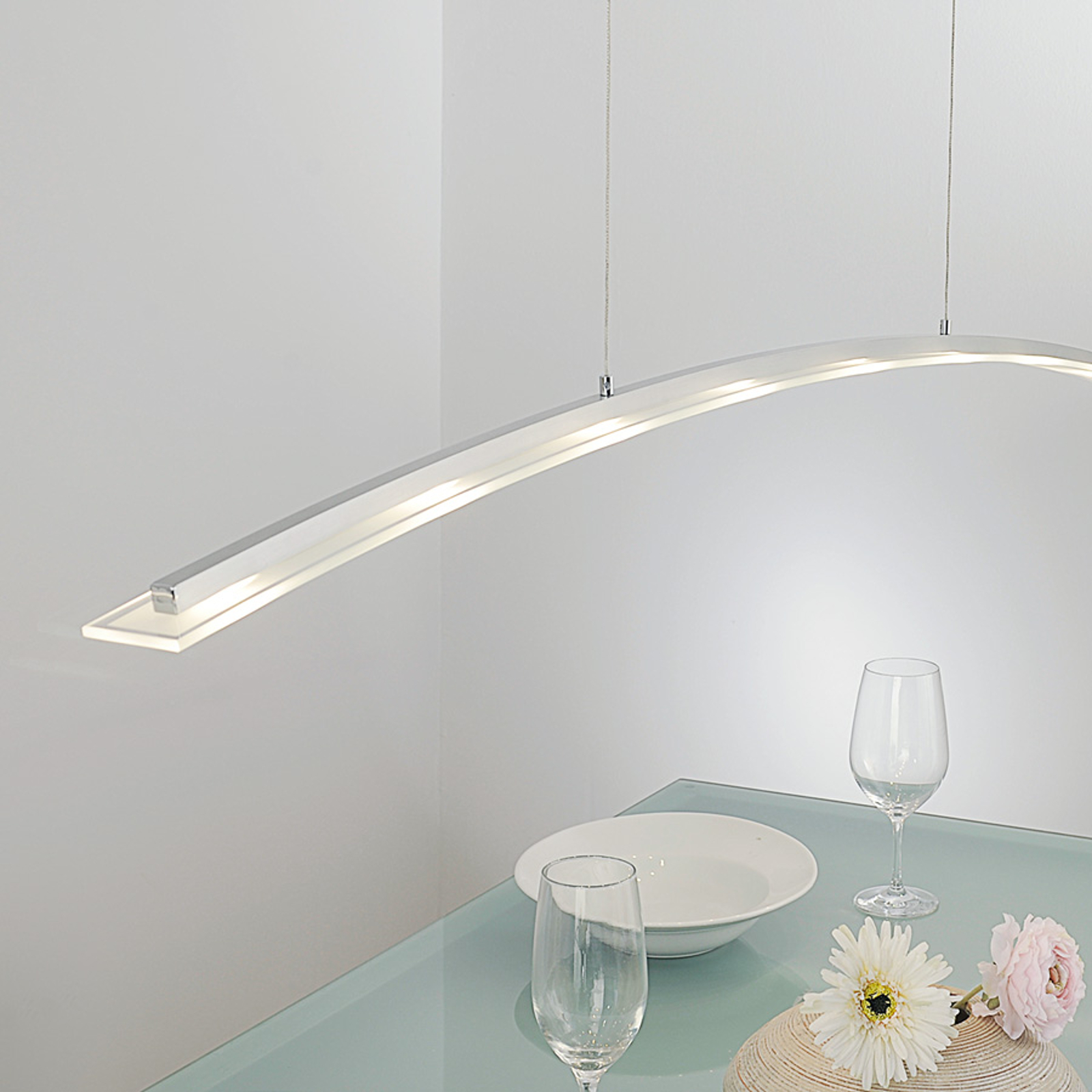 Juna LED-riippuvalaisin, 136 cm, korkeussäädettävä