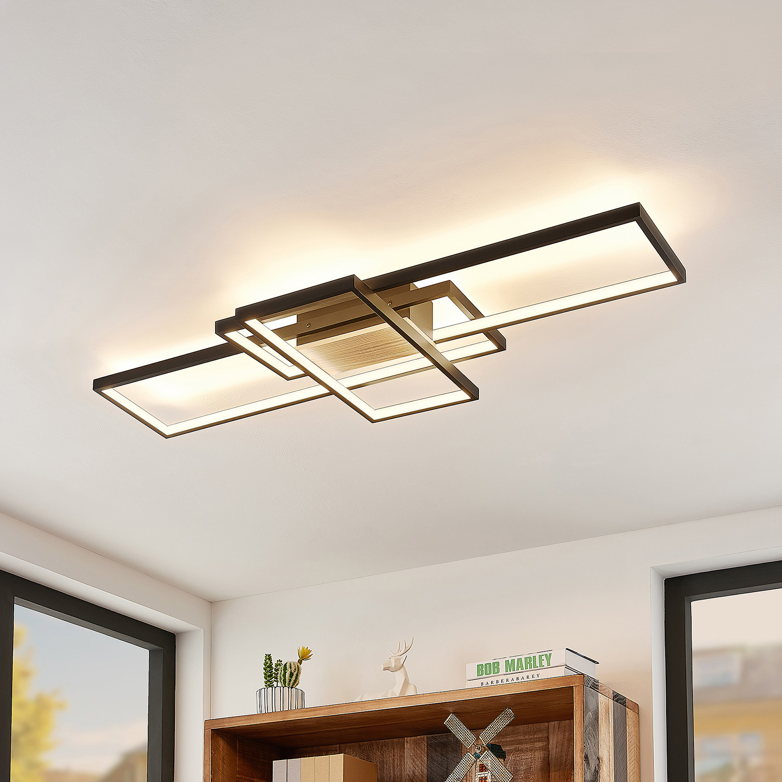 Lindby Emiljan -LED-kattovalaisin, mattamusta