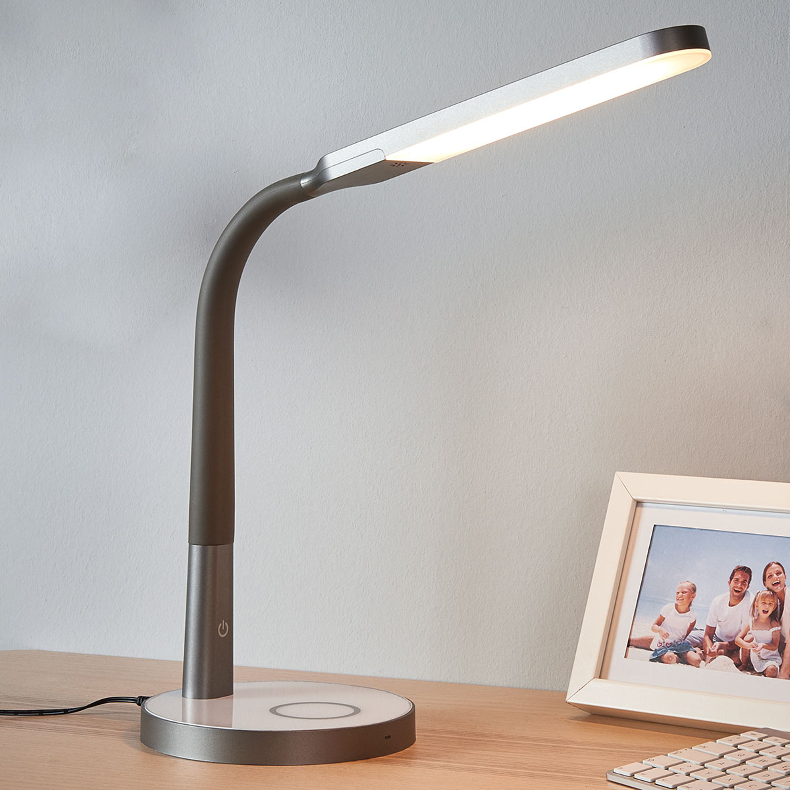 Maily -LED-työpöytävalaisin harmaa USB & himmennin