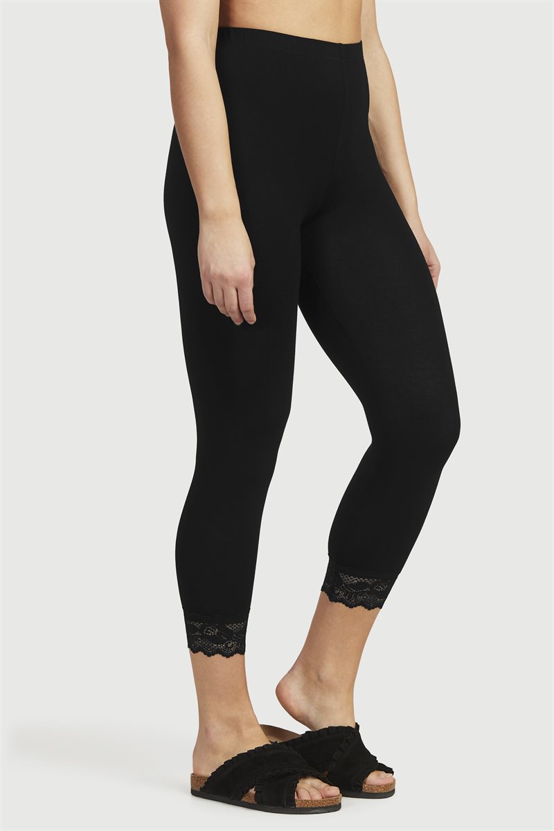 Pitsisomisteiset caprileggingsit