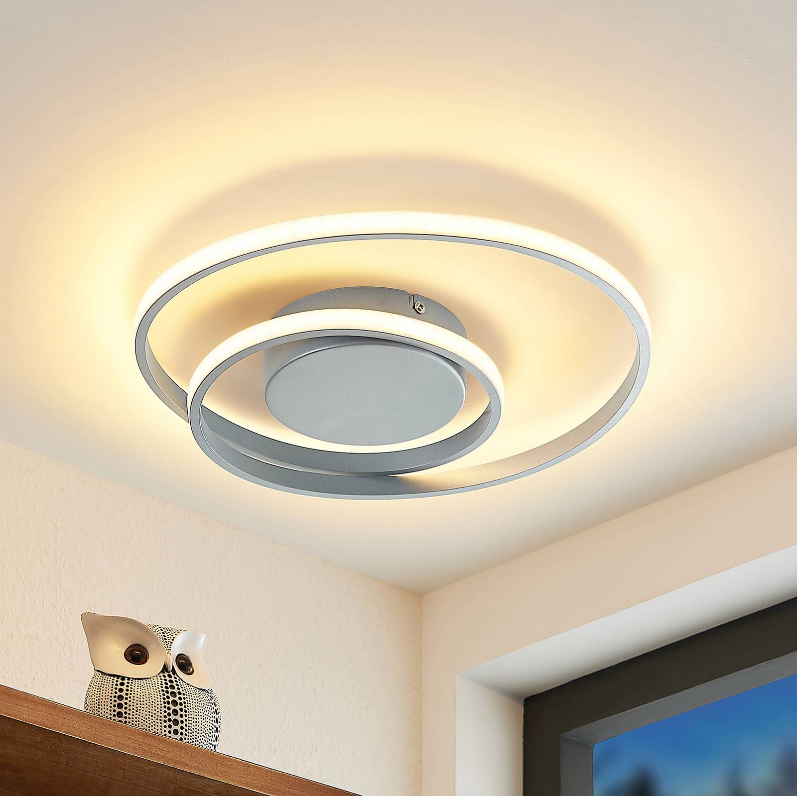 Lindby-LED-kattovalaisin Emisua CCT hopea
