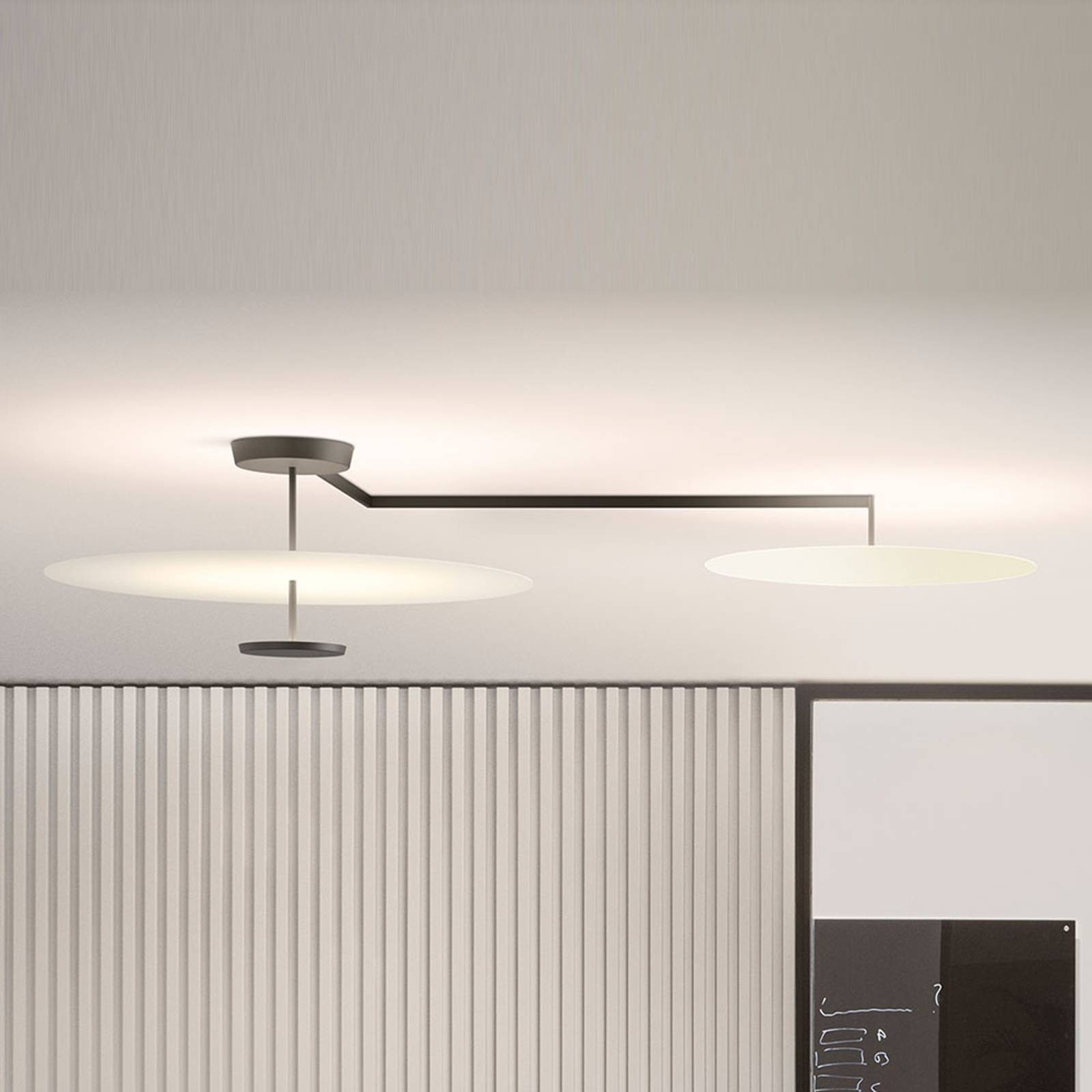 Vibia Flat LED-kattovalaisin 3-lamppuinen Ø 55 cm