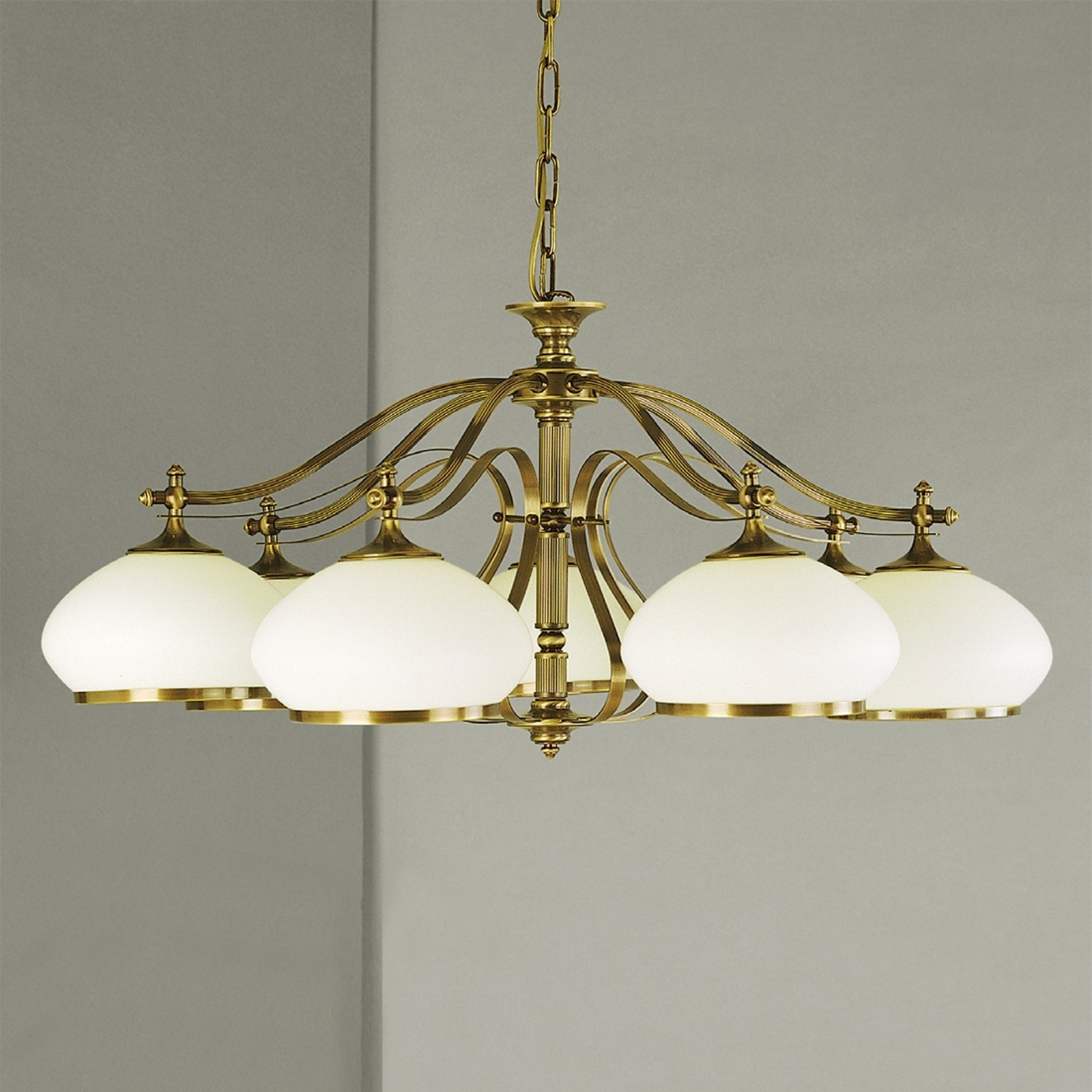 Lumoava Empira riippuvalaisin, 7-lamp. antiikkimes