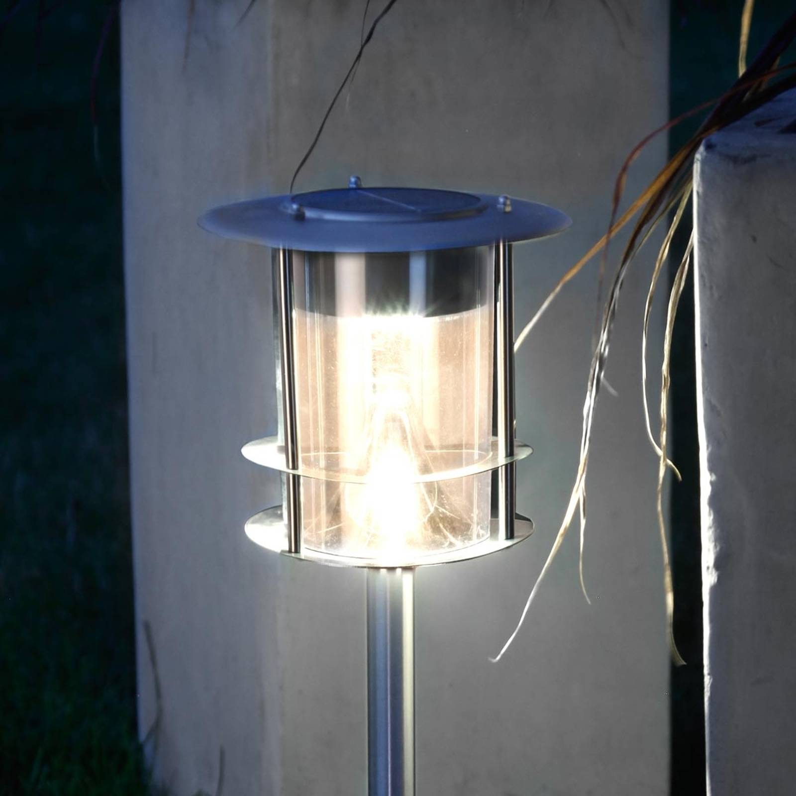 LED-aurinkokennovalaisin Garden Stick maapiikillä