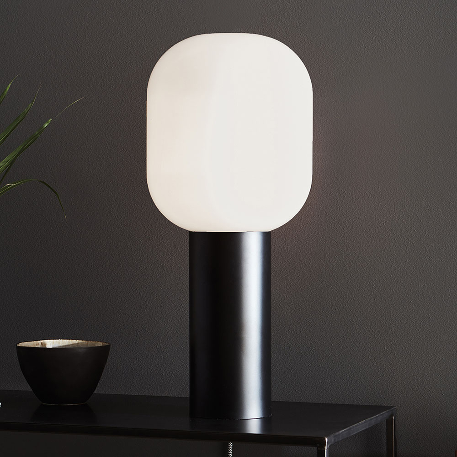 Pöytävalaisin Brooklyn, lasivarjostin opaali 56 cm