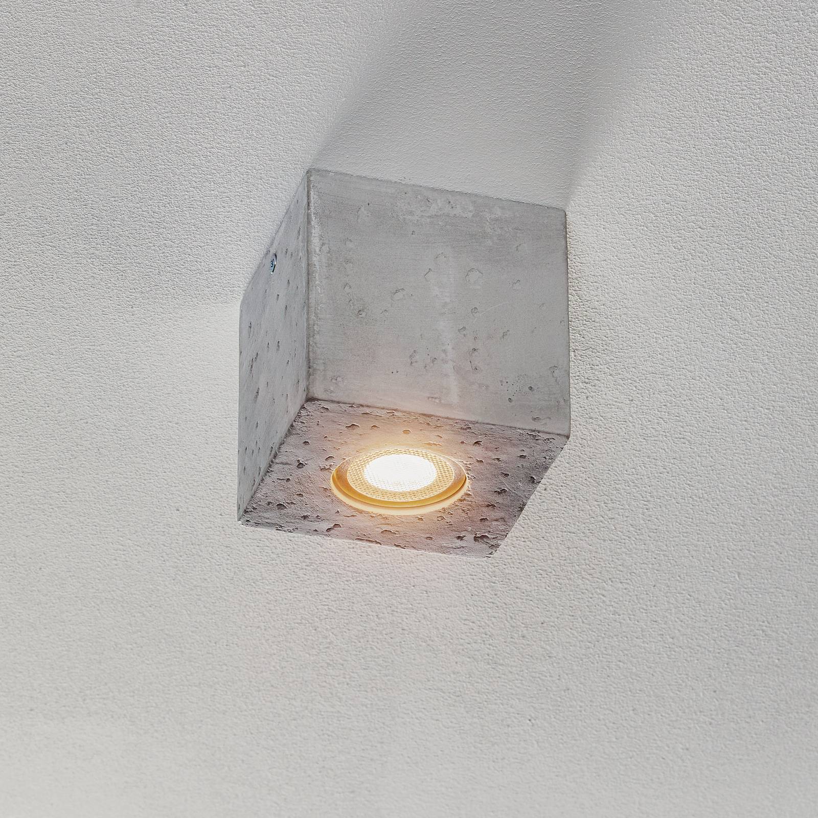 Kattovalaisin Ara betoninen kuutio