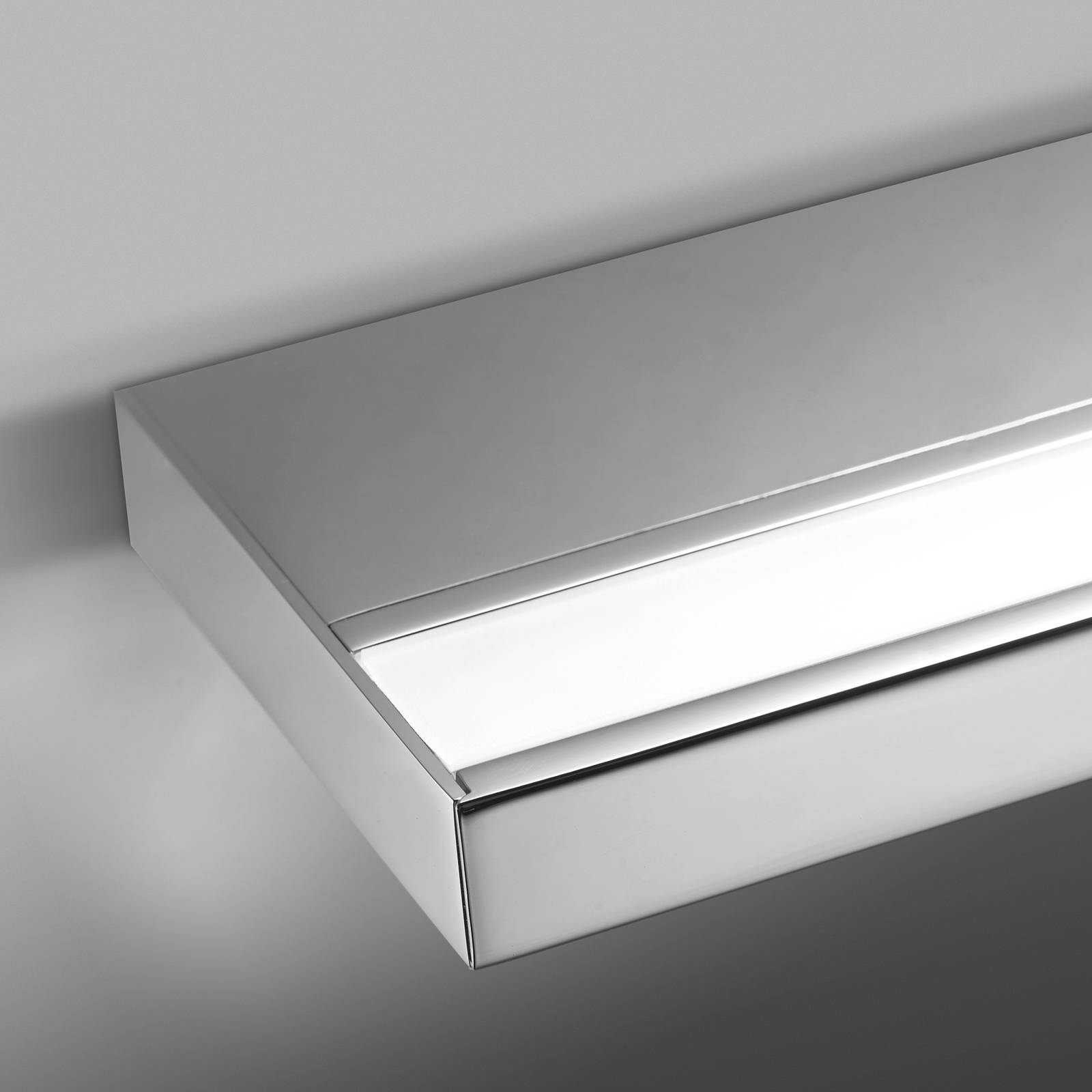Kylpyhuoneen LED-seinälamppu Prim 90cm, kromi