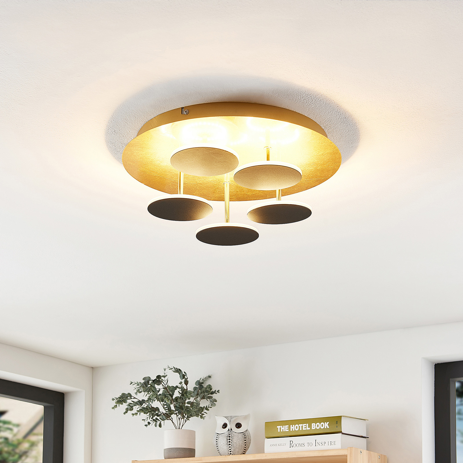 Lindby Casni -LED-kattovalaisin, musta-kulta