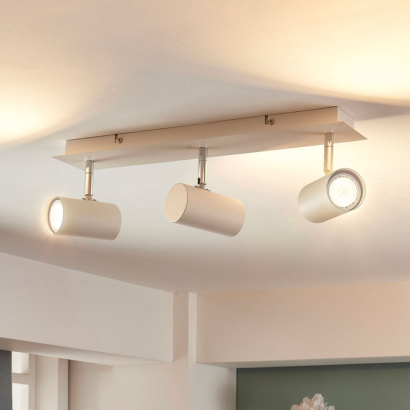 3-lamppuinen valkoinen LED-kattolamppu Iluk