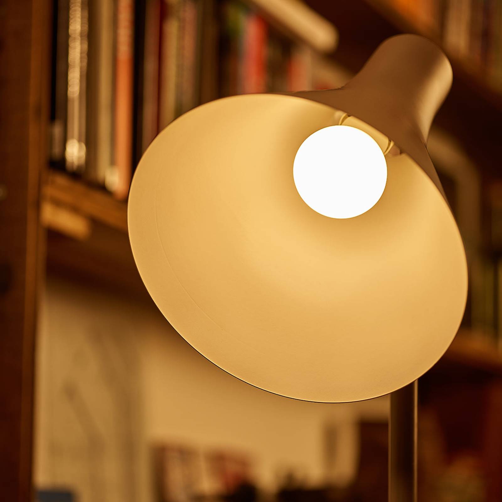 Philips E27 LED-lamppu WarmGlow 3,5W himmennettävä