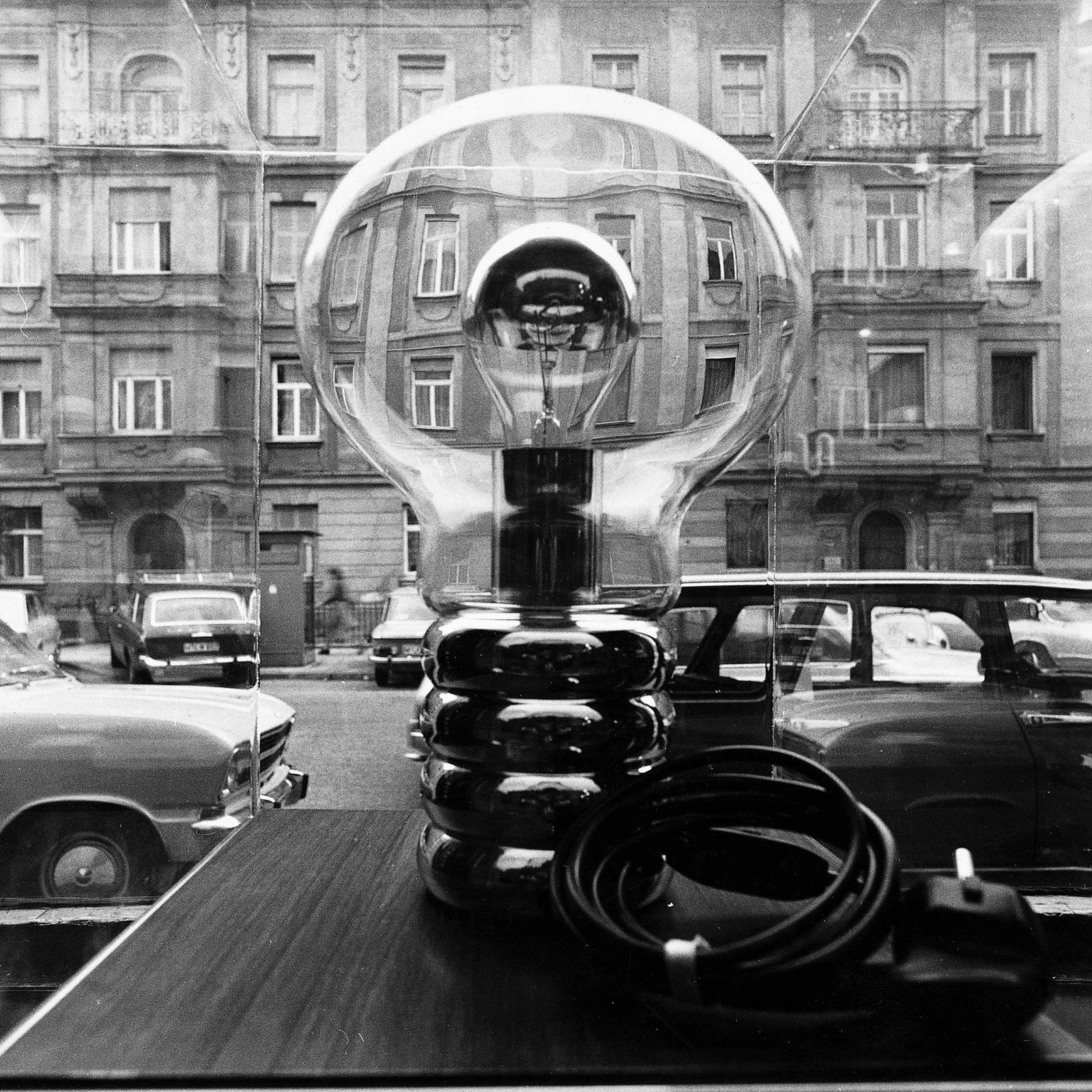 Ingo Maurer Bulb – design-pöytävalaisin