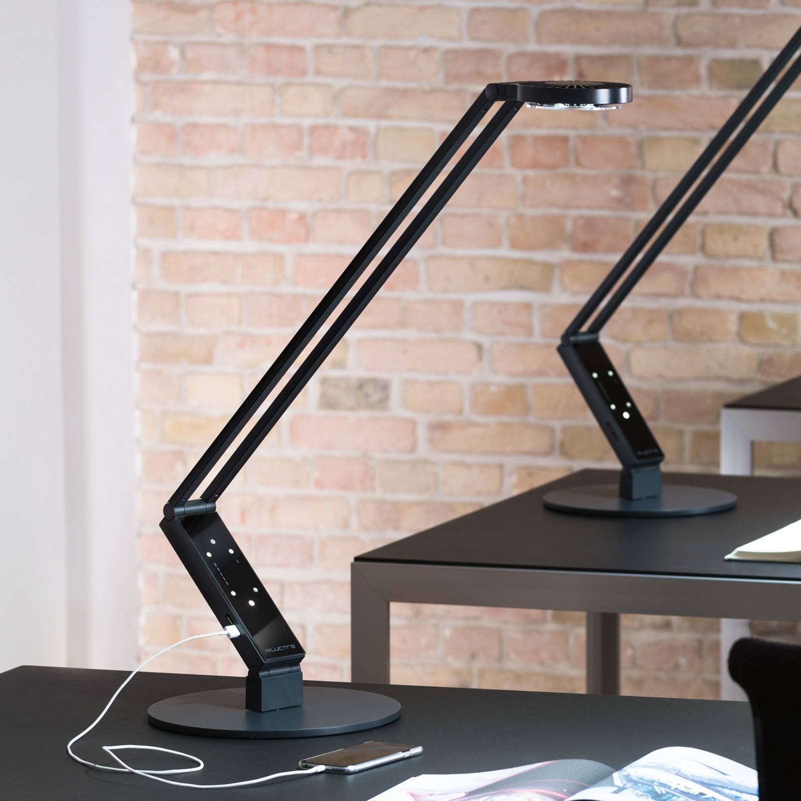 Luctra LED-pöytälamppu TableProRadial jalka musta