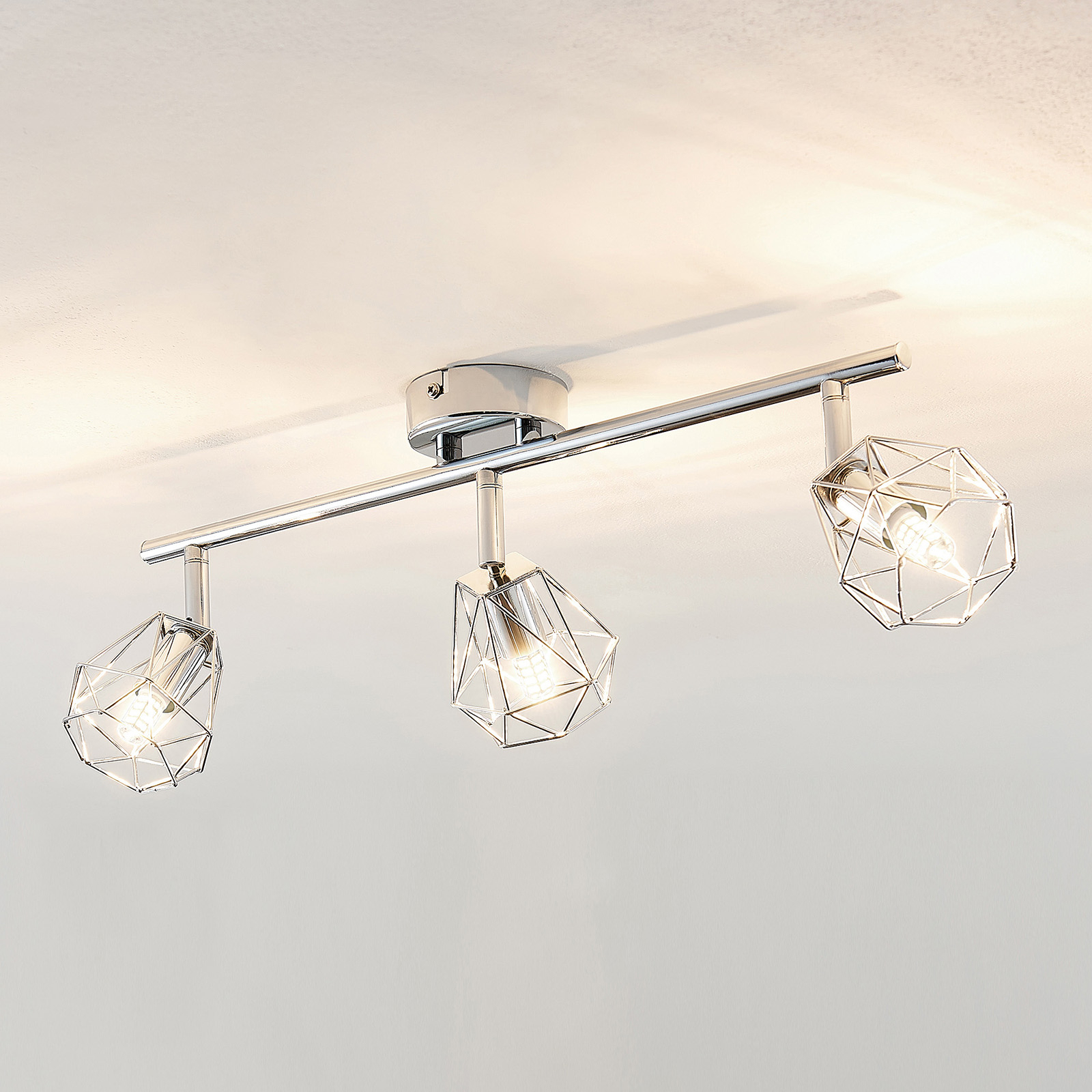 Lindby Giada LED -kattovalaisin, kolmilamppuinen
