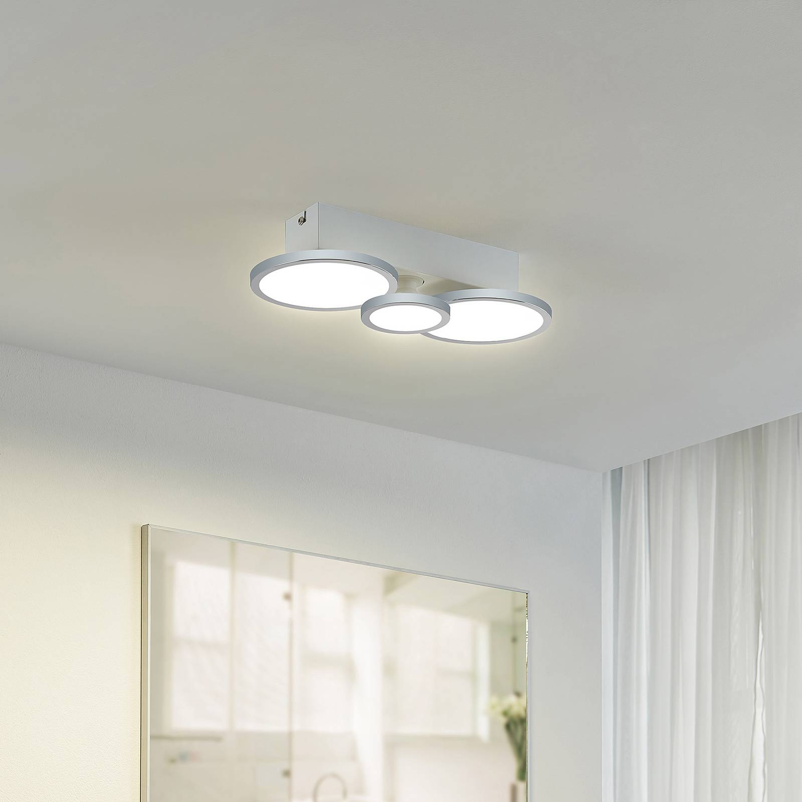 Lindby Amuria -LED-kattovalaisin, 3-lamppuinen
