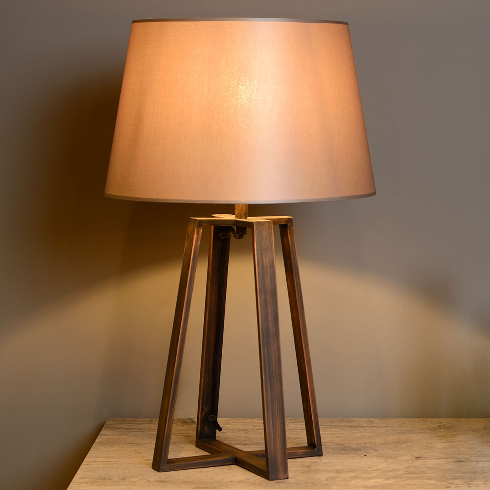 Coffee Lamp -pöytävalaisin, ruskea varjostin